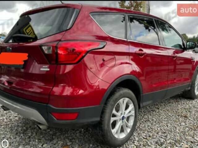 Красный Форд Эскейп, объемом двигателя 1.5 л и пробегом 83 тыс. км за 15100 $, фото 3 на Automoto.ua