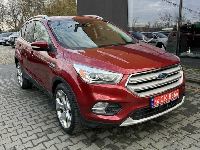 Красный Форд Эскейп, объемом двигателя 2 л и пробегом 155 тыс. км за 15200 $, фото 1 на Automoto.ua