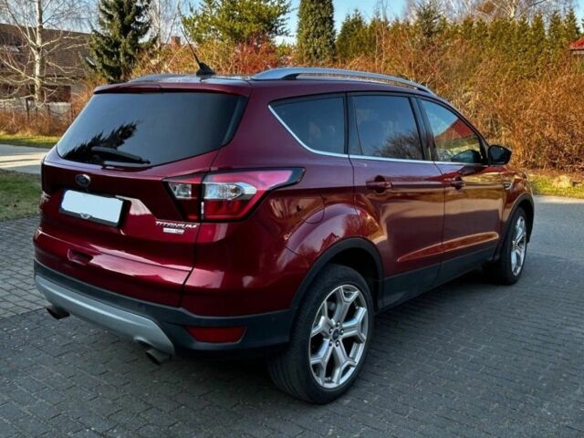 Красный Форд Эскейп, объемом двигателя 2 л и пробегом 108 тыс. км за 8900 $, фото 1 на Automoto.ua