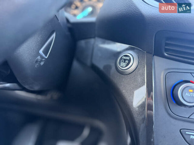 Червоний Форд Ескейп, об'ємом двигуна 2 л та пробігом 76 тис. км за 13600 $, фото 37 на Automoto.ua