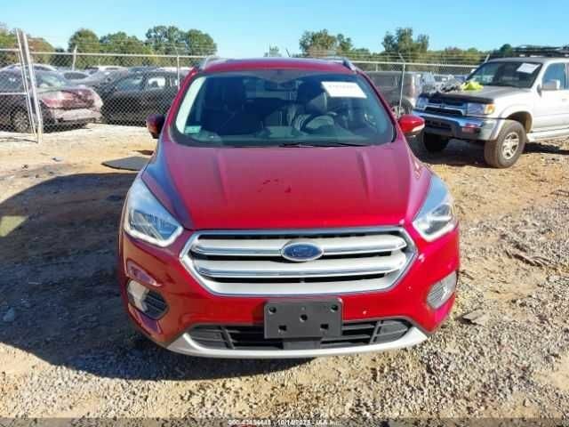 Красный Форд Эскейп, объемом двигателя 2 л и пробегом 52 тыс. км за 3000 $, фото 10 на Automoto.ua