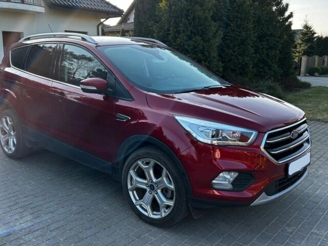 Красный Форд Эскейп, объемом двигателя 2 л и пробегом 108 тыс. км за 8900 $, фото 2 на Automoto.ua