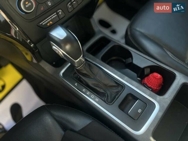 Красный Форд Эскейп, объемом двигателя 2 л и пробегом 81 тыс. км за 16990 $, фото 19 на Automoto.ua