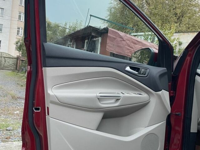 Червоний Форд Ескейп, об'ємом двигуна 1.5 л та пробігом 72 тис. км за 15850 $, фото 11 на Automoto.ua