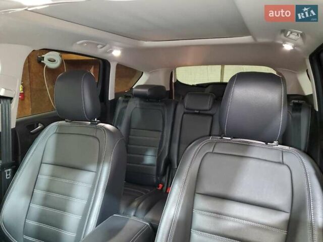 Красный Форд Эскейп, объемом двигателя 2 л и пробегом 38 тыс. км за 2800 $, фото 9 на Automoto.ua