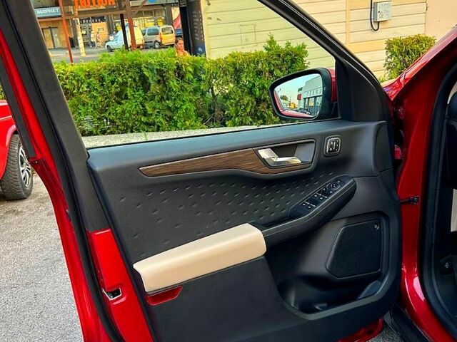 Красный Форд Эскейп, объемом двигателя 2.5 л и пробегом 17 тыс. км за 23500 $, фото 4 на Automoto.ua