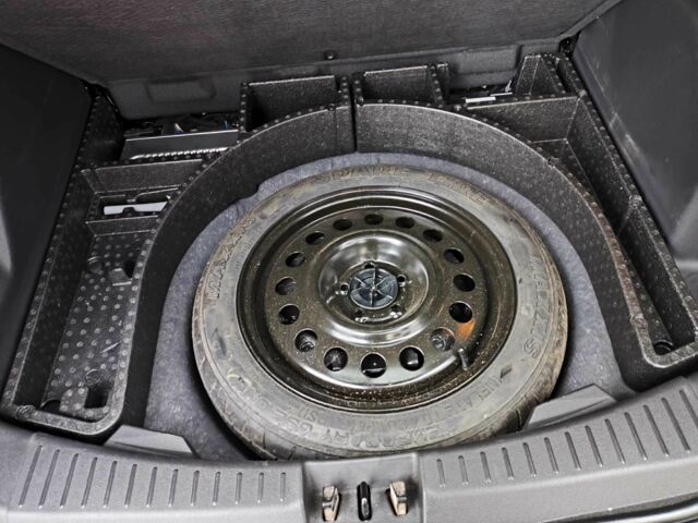 Червоний Форд Ескейп, об'ємом двигуна 2 л та пробігом 76 тис. км за 13900 $, фото 20 на Automoto.ua