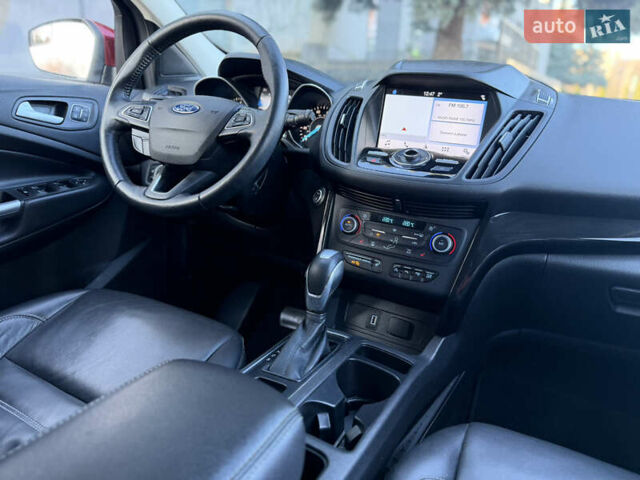 Червоний Форд Ескейп, об'ємом двигуна 2 л та пробігом 76 тис. км за 13600 $, фото 43 на Automoto.ua