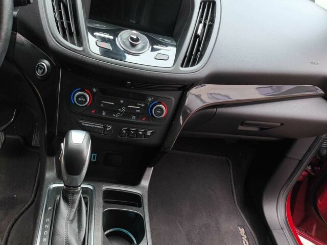 Червоний Форд Ескейп, об'ємом двигуна 2 л та пробігом 76 тис. км за 13900 $, фото 11 на Automoto.ua