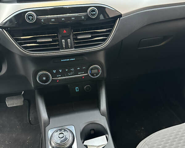 Красный Форд Эскейп, объемом двигателя 1.5 л и пробегом 110 тыс. км за 17000 $, фото 9 на Automoto.ua