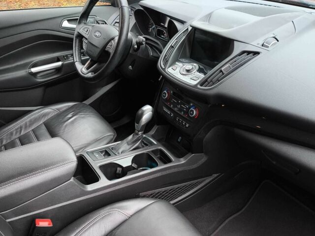 Червоний Форд Ескейп, об'ємом двигуна 2 л та пробігом 76 тис. км за 12500 $, фото 13 на Automoto.ua