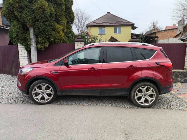Червоний Форд Ескейп, об'ємом двигуна 2 л та пробігом 76 тис. км за 12500 $, фото 2 на Automoto.ua