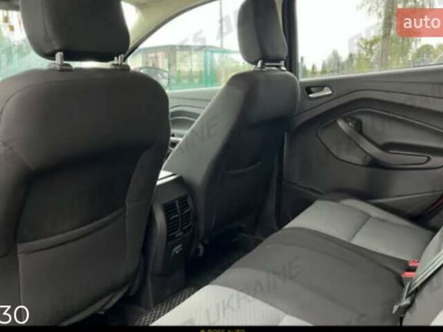 Красный Форд Эскейп, объемом двигателя 1.5 л и пробегом 83 тыс. км за 15100 $, фото 5 на Automoto.ua