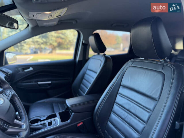 Червоний Форд Ескейп, об'ємом двигуна 2 л та пробігом 76 тис. км за 13600 $, фото 48 на Automoto.ua