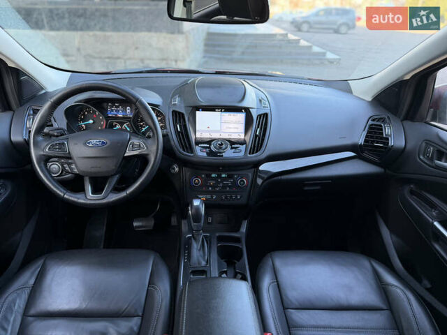 Червоний Форд Ескейп, об'ємом двигуна 2 л та пробігом 76 тис. км за 13600 $, фото 40 на Automoto.ua