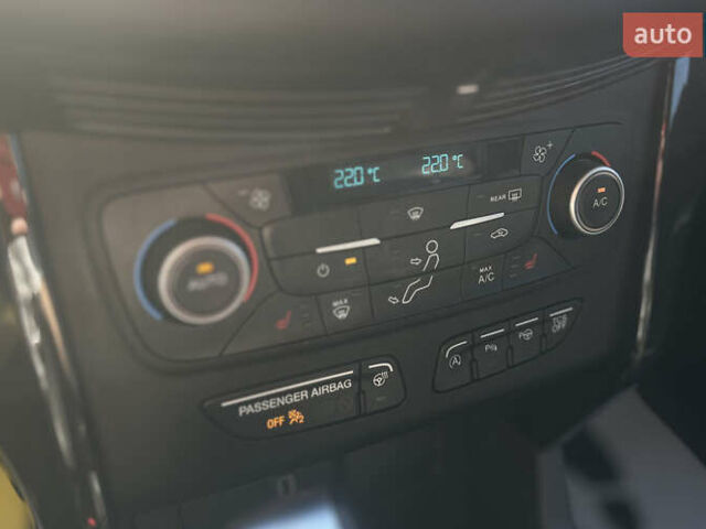 Красный Форд Эскейп, объемом двигателя 2 л и пробегом 81 тыс. км за 16990 $, фото 18 на Automoto.ua