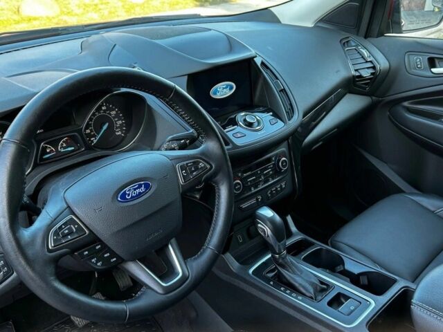 Красный Форд Эскейп, объемом двигателя 2 л и пробегом 108 тыс. км за 8900 $, фото 8 на Automoto.ua