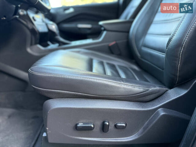 Червоний Форд Ескейп, об'ємом двигуна 2 л та пробігом 76 тис. км за 13600 $, фото 47 на Automoto.ua