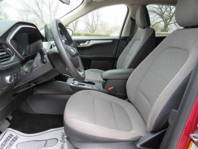 Красный Форд Эскейп, объемом двигателя 1.5 л и пробегом 35 тыс. км за 3400 $, фото 5 на Automoto.ua