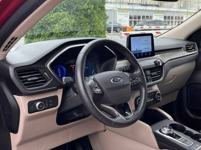 Красный Форд Эскейп, объемом двигателя 2 л и пробегом 81 тыс. км за 19000 $, фото 4 на Automoto.ua