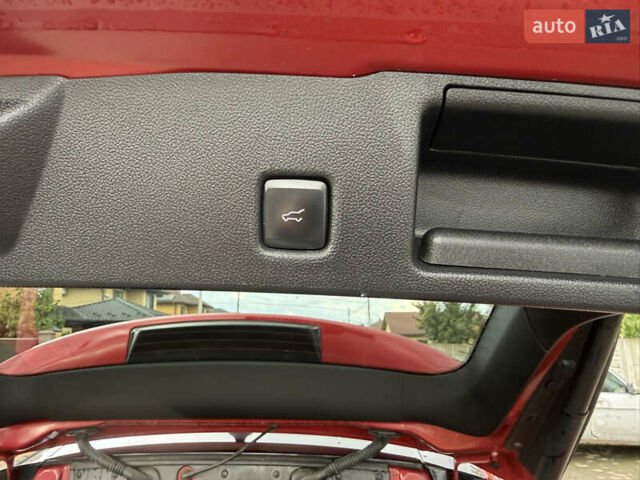 Красный Форд Эскейп, объемом двигателя 2 л и пробегом 153 тыс. км за 18700 $, фото 27 на Automoto.ua