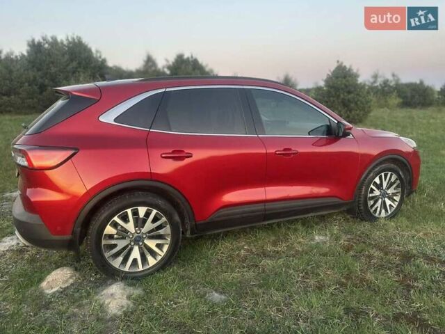 Красный Форд Эскейп, объемом двигателя 2.49 л и пробегом 124 тыс. км за 21900 $, фото 2 на Automoto.ua