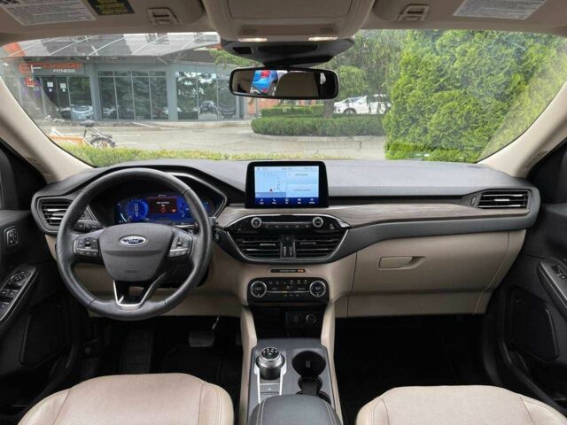 Красный Форд Эскейп, объемом двигателя 2 л и пробегом 81 тыс. км за 19000 $, фото 5 на Automoto.ua