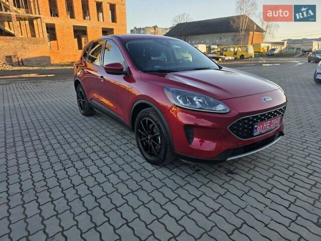 Красный Форд Эскейп, объемом двигателя 1.5 л и пробегом 113 тыс. км за 15000 $, фото 1 на Automoto.ua