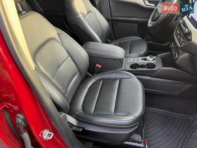 Червоний Форд Ескейп, об'ємом двигуна 2 л та пробігом 153 тис. км за 17900 $, фото 43 на Automoto.ua