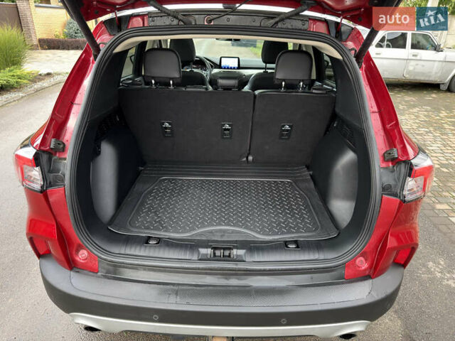 Красный Форд Эскейп, объемом двигателя 2 л и пробегом 153 тыс. км за 18700 $, фото 26 на Automoto.ua