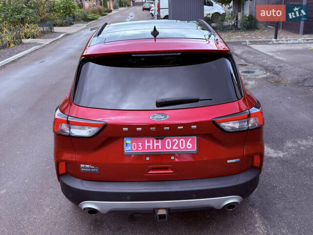 Красный Форд Эскейп, объемом двигателя 2 л и пробегом 153 тыс. км за 18700 $, фото 10 на Automoto.ua