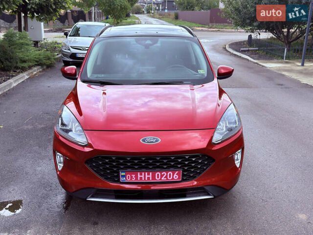 Красный Форд Эскейп, объемом двигателя 2 л и пробегом 153 тыс. км за 18700 $, фото 2 на Automoto.ua