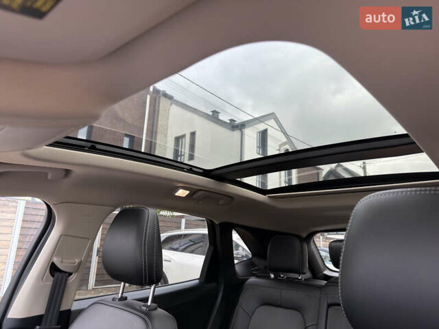 Красный Форд Эскейп, объемом двигателя 2 л и пробегом 153 тыс. км за 18700 $, фото 23 на Automoto.ua