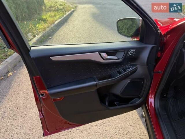 Червоний Форд Ескейп, об'ємом двигуна 2 л та пробігом 153 тис. км за 17900 $, фото 25 на Automoto.ua