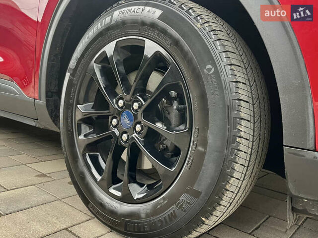 Червоний Форд Ескейп, об'ємом двигуна 1.5 л та пробігом 50 тис. км за 14999 $, фото 4 на Automoto.ua