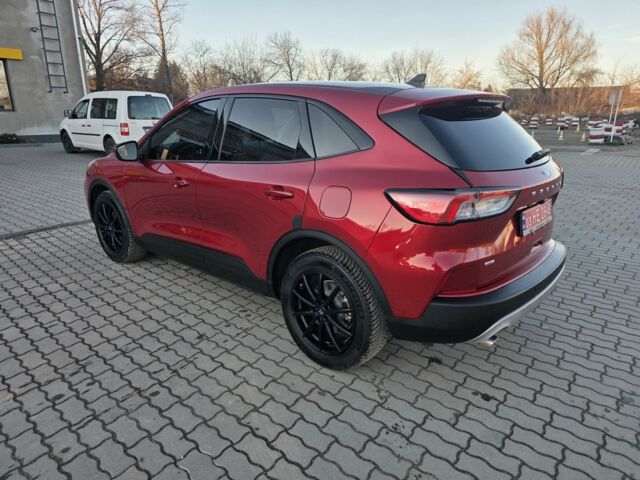 Красный Форд Эскейп, объемом двигателя 1.5 л и пробегом 113 тыс. км за 15000 $, фото 2 на Automoto.ua