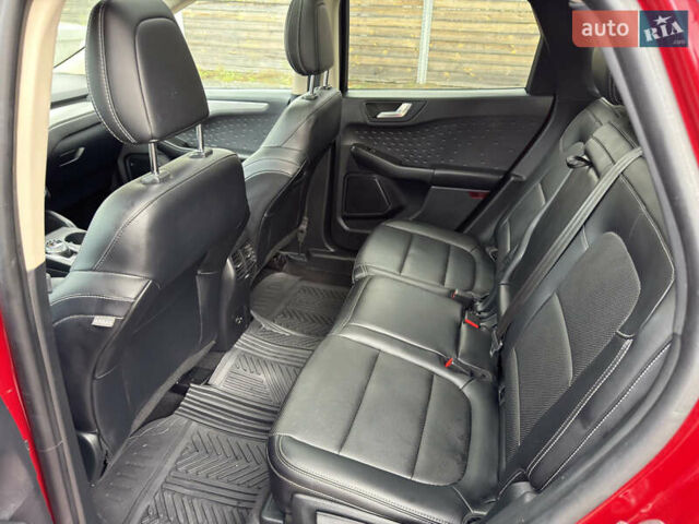 Красный Форд Эскейп, объемом двигателя 2 л и пробегом 153 тыс. км за 18700 $, фото 25 на Automoto.ua