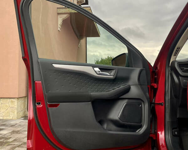 Форд Эскейп 2020 в Ровно на Automoto.ua Красный Форд Эскейп, объемом двигателя 1.5 л и пробегом 50 тыс. км за 14900 $, фото 17 на Automoto.ua