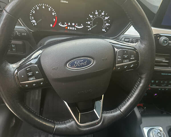 Червоний Форд Ескейп, об'ємом двигуна 1.5 л та пробігом 191 тис. км за 17000 $, фото 2 на Automoto.ua