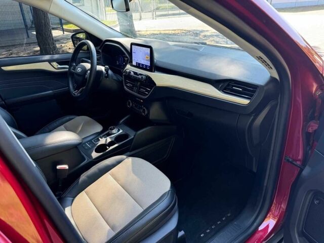 Красный Форд Эскейп, объемом двигателя 2 л и пробегом 83 тыс. км за 11999 $, фото 12 на Automoto.ua