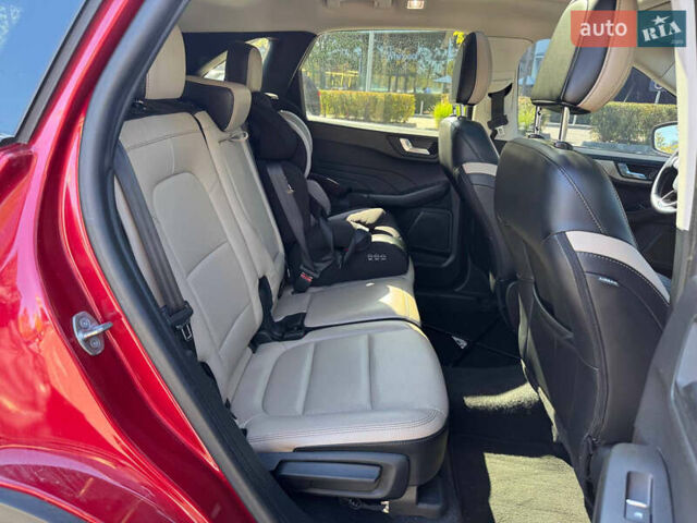 Червоний Форд Ескейп, об'ємом двигуна 1.5 л та пробігом 138 тис. км за 15200 $, фото 8 на Automoto.ua