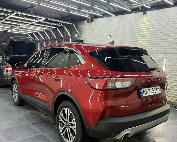 Червоний Форд Ескейп, об'ємом двигуна 1.5 л та пробігом 35 тис. км за 19300 $, фото 1 на Automoto.ua