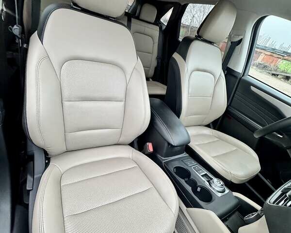 Красный Форд Эскейп, объемом двигателя 1.5 л и пробегом 14 тыс. км за 17900 $, фото 19 на Automoto.ua