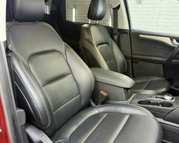 Червоний Форд Ескейп, об'ємом двигуна 1.5 л та пробігом 35 тис. км за 19300 $, фото 11 на Automoto.ua