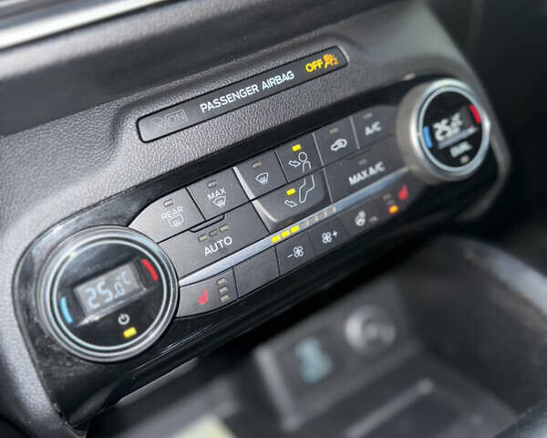 Червоний Форд Ескейп, об'ємом двигуна 1.5 л та пробігом 35 тис. км за 19300 $, фото 13 на Automoto.ua