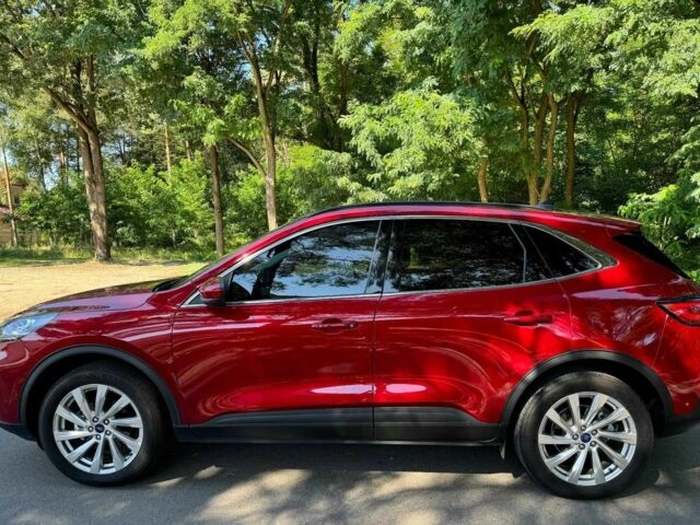 Красный Форд Эскейп, объемом двигателя 2 л и пробегом 83 тыс. км за 11999 $, фото 2 на Automoto.ua