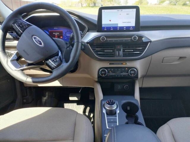 Красный Форд Эскейп, объемом двигателя 2 л и пробегом 93 тыс. км за 15700 $, фото 7 на Automoto.ua