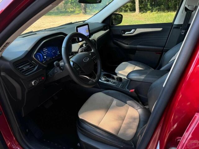 Красный Форд Эскейп, объемом двигателя 2 л и пробегом 83 тыс. км за 11999 $, фото 6 на Automoto.ua