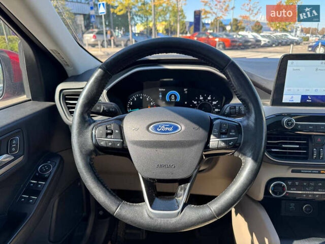 Червоний Форд Ескейп, об'ємом двигуна 1.5 л та пробігом 138 тис. км за 15200 $, фото 5 на Automoto.ua