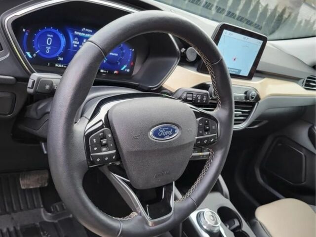 Красный Форд Эскейп, объемом двигателя 2 л и пробегом 58 тыс. км за 11600 $, фото 9 на Automoto.ua